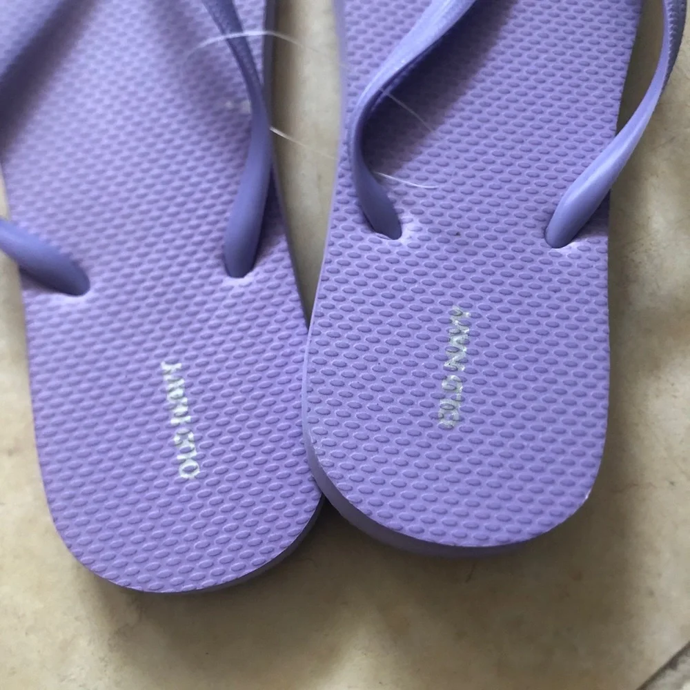 NEW Old Navy Women’s Lavender Flip Flop Sandals - Casual Beach Slides